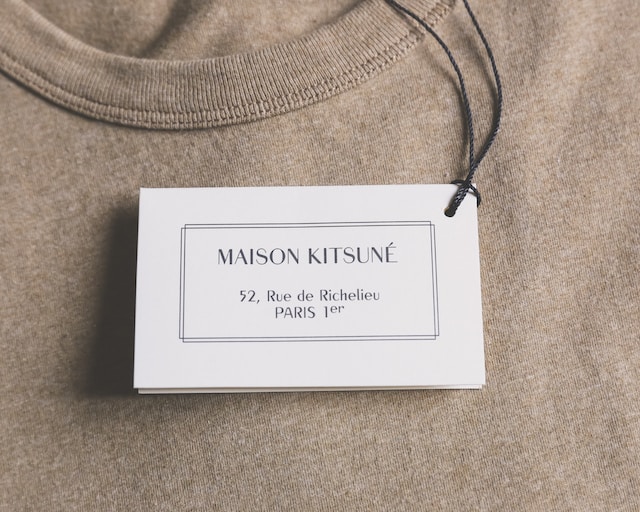clothing pricing tags - image of swing tag on tshirt
